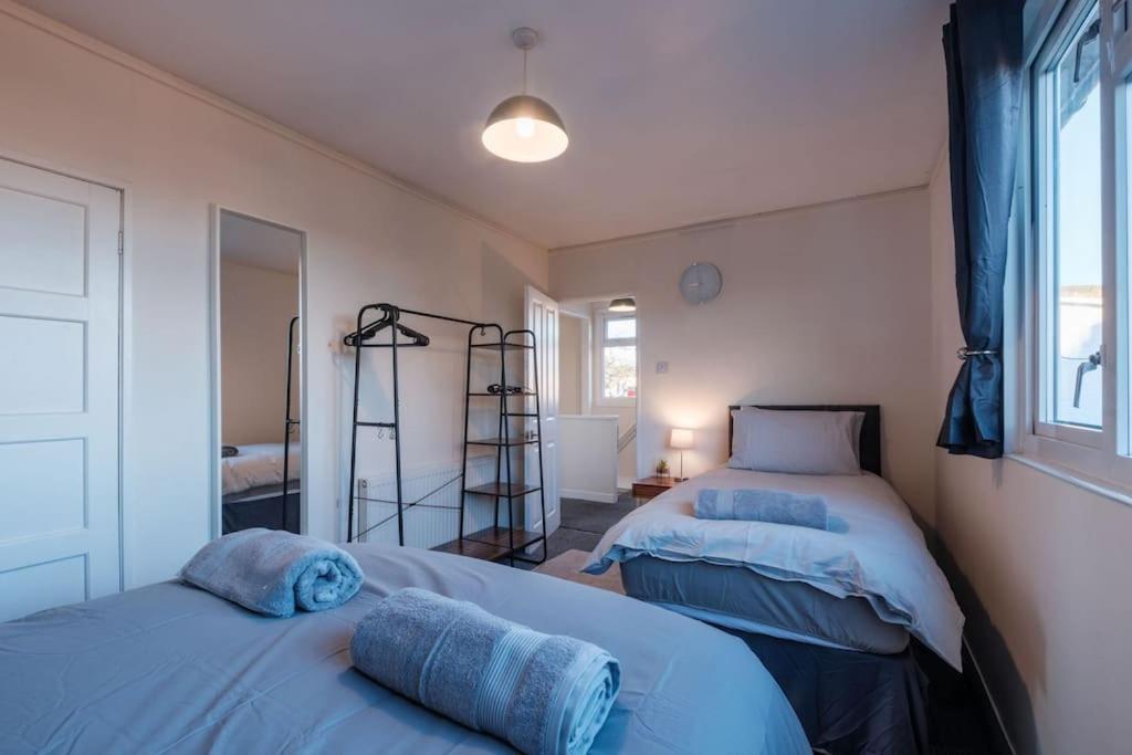 The Eastmount - Stunning 3 Bed House Kingston upon Hull